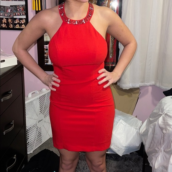 Size 6 red high neck dress from guess worn once - Picture 4 of 5